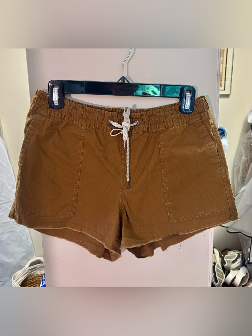 Vuori Women's Drawstring Shorts Size Small